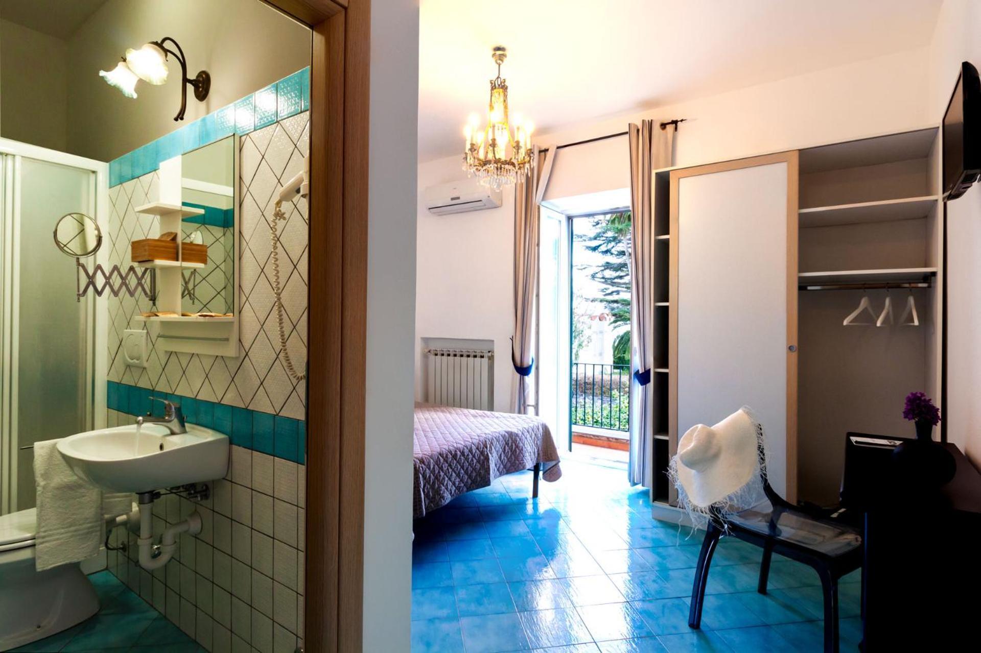 Don Giorgio Rooms & Apartments อีสเกีย ภายนอก รูปภาพ