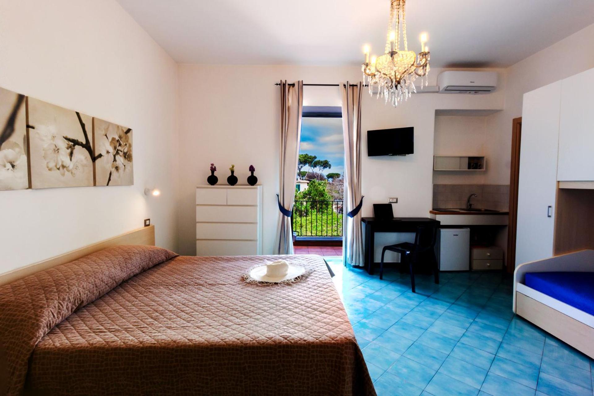 Don Giorgio Rooms & Apartments อีสเกีย ภายนอก รูปภาพ